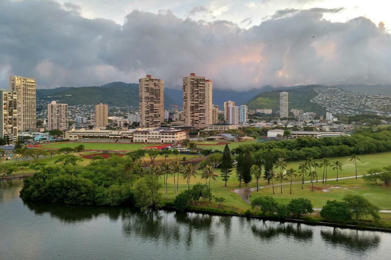 Island Colony Suites Honolulu Esterno foto